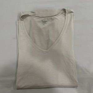 Abercrombie & Fitch V-neck T-shirt